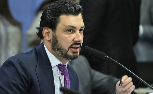 Investigado por fraude no INSS doou R$ 100 mil a PT e PP em 2022