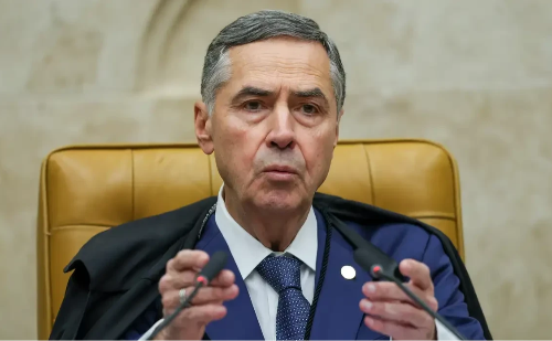 Barroso se corrige após ato falho e reafirma que ainda é juiz