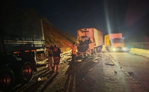 Vídeo: identificadas vítimas de engavetamento fatal na BR-381 em Bom Jesus do Amparo