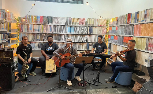 Ipatinga homenageia Adélia Prado em evento cultural gratuito