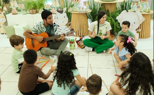 Espetáculo infantil de Tio Jan celebra o mês das crianças com música e diversão