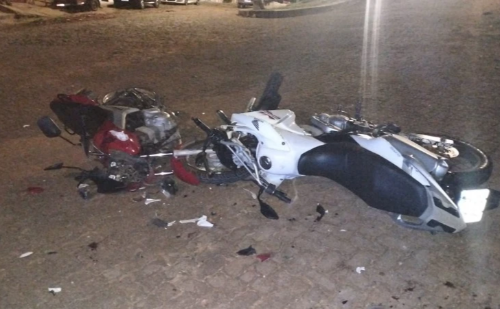 Colisão entre motocicletas termina com jovem preso em Ponte Nova