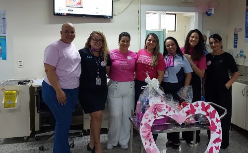 Hospital Márcio Cunha celebra Outubro Rosa com cuidado humanizado e conscientização em Ipatinga