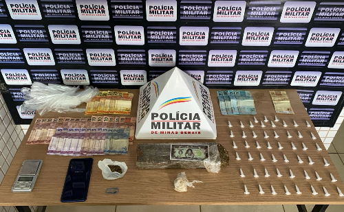 Jovem com tornozeleira eletrônica é preso por tráfico de drogas  em Caratinga